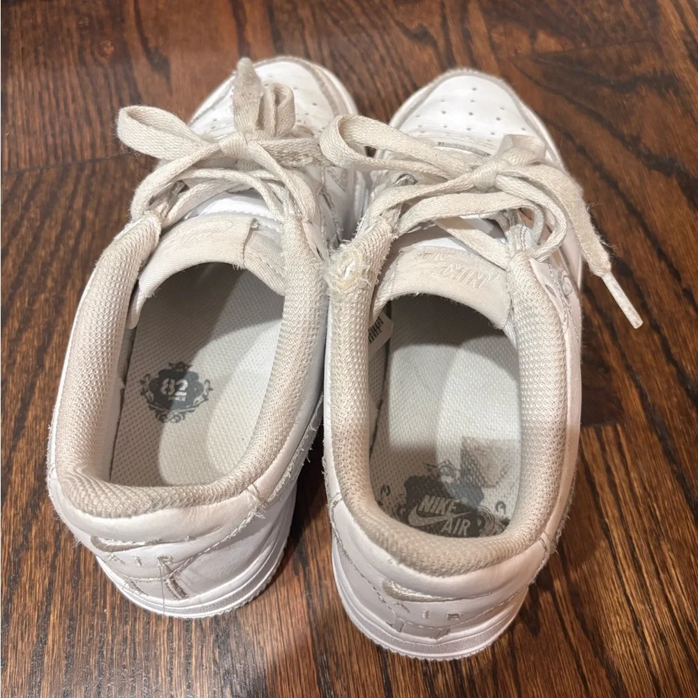 Nike Kids Air Force 1 White Sneakers Size 2.5 Youth